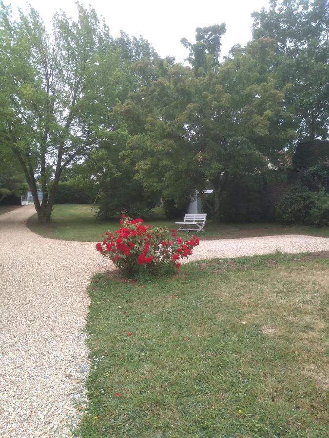Villa Repos dans le Perche à Combres Extérieur photo